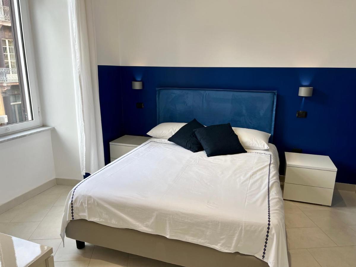Duomo Inn Apartments เนเปิลส์ ภายนอก รูปภาพ