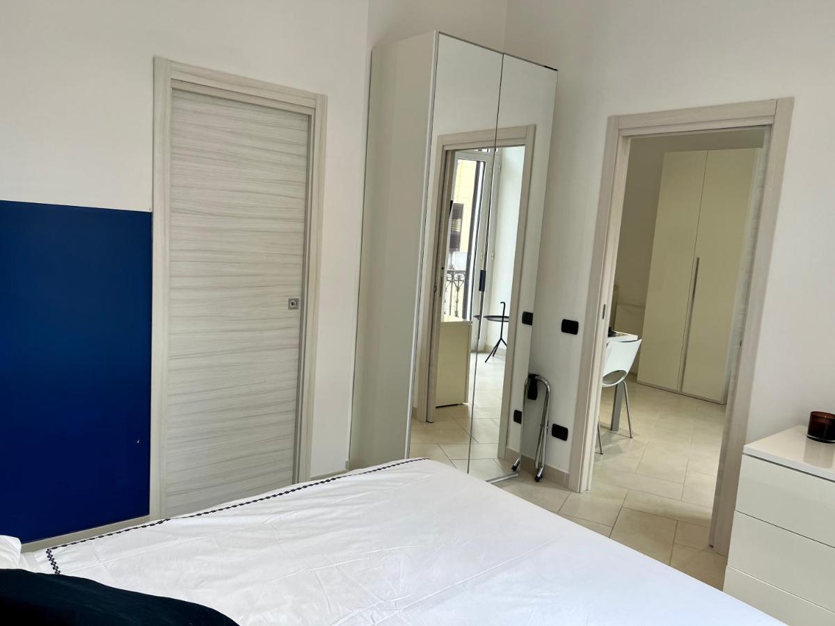 Duomo Inn Apartments เนเปิลส์ ภายนอก รูปภาพ