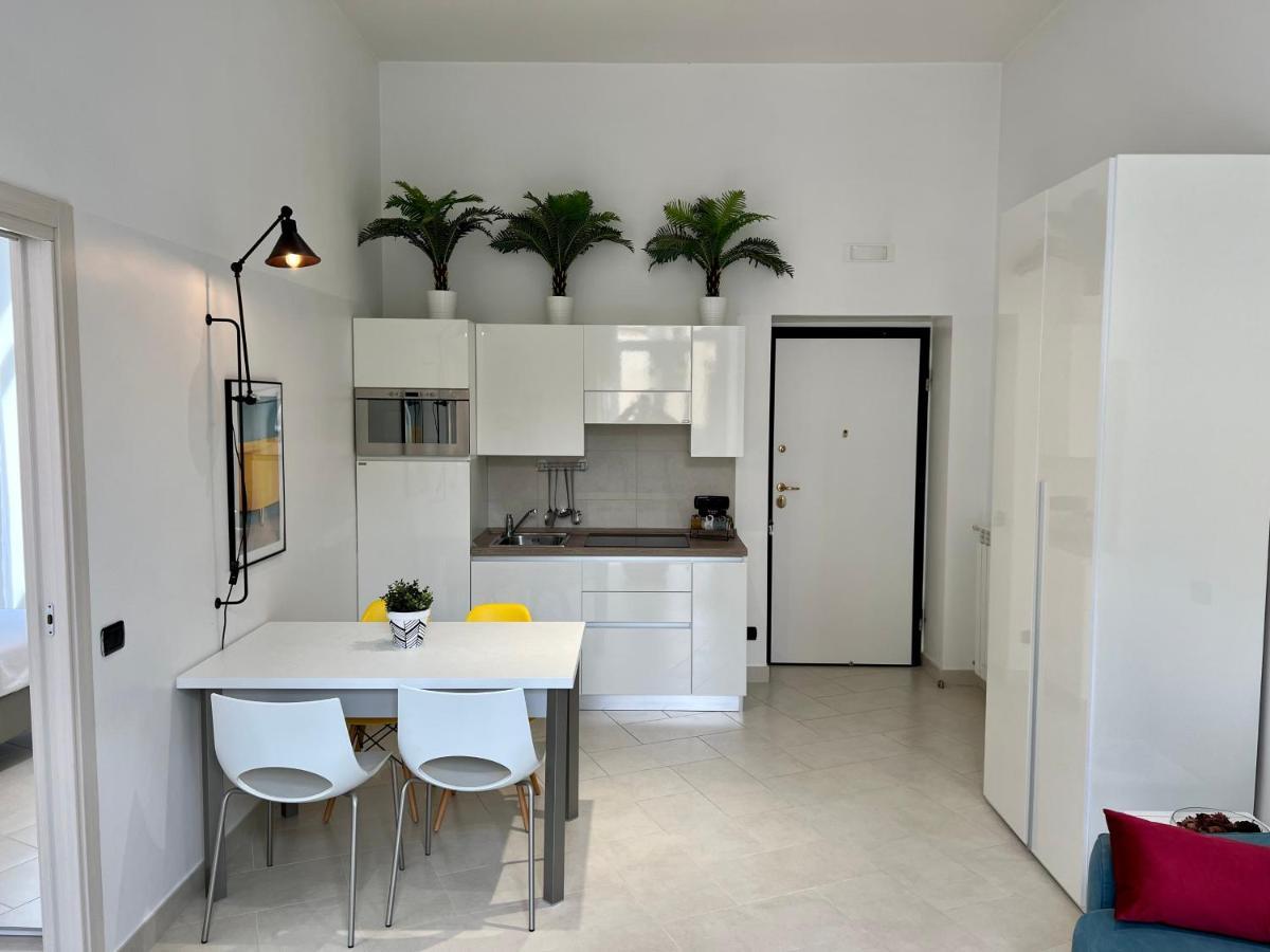 Duomo Inn Apartments เนเปิลส์ ภายนอก รูปภาพ