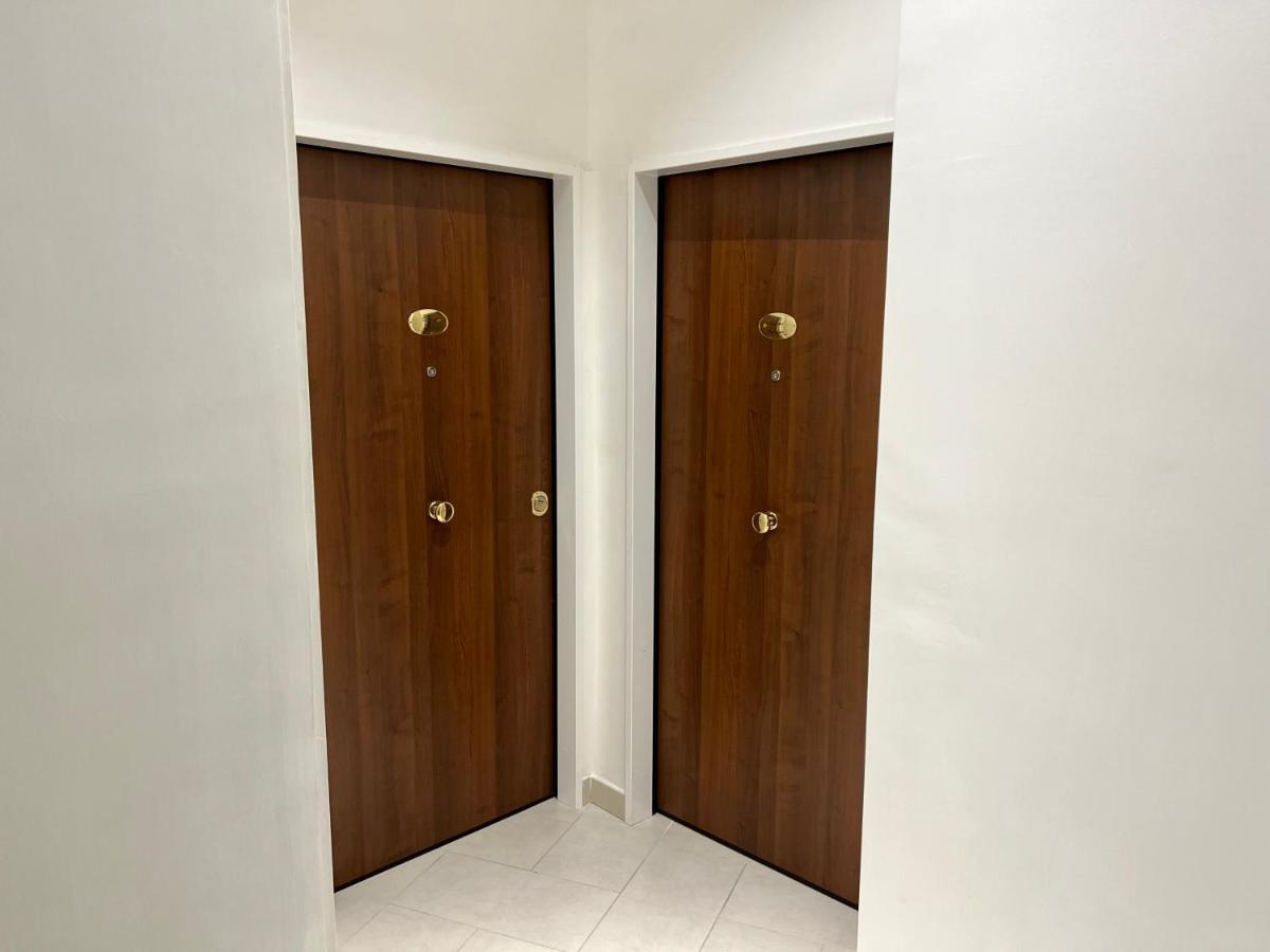 Duomo Inn Apartments เนเปิลส์ ภายนอก รูปภาพ