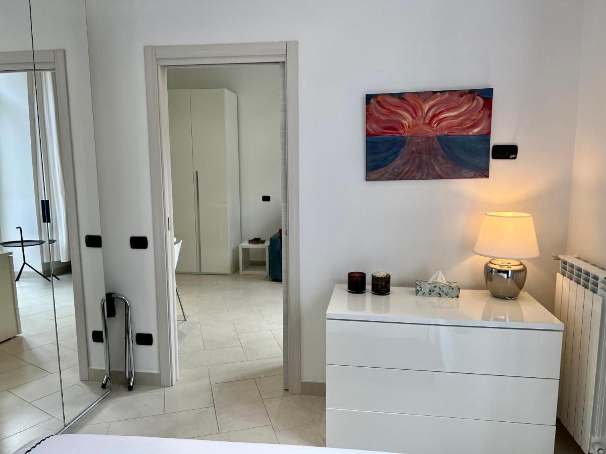 Duomo Inn Apartments เนเปิลส์ ภายนอก รูปภาพ