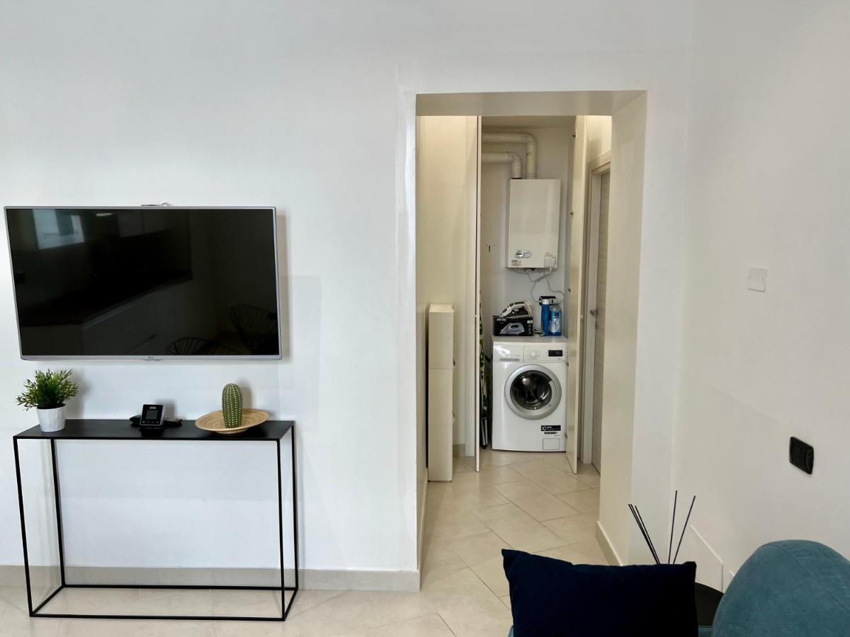 Duomo Inn Apartments เนเปิลส์ ภายนอก รูปภาพ